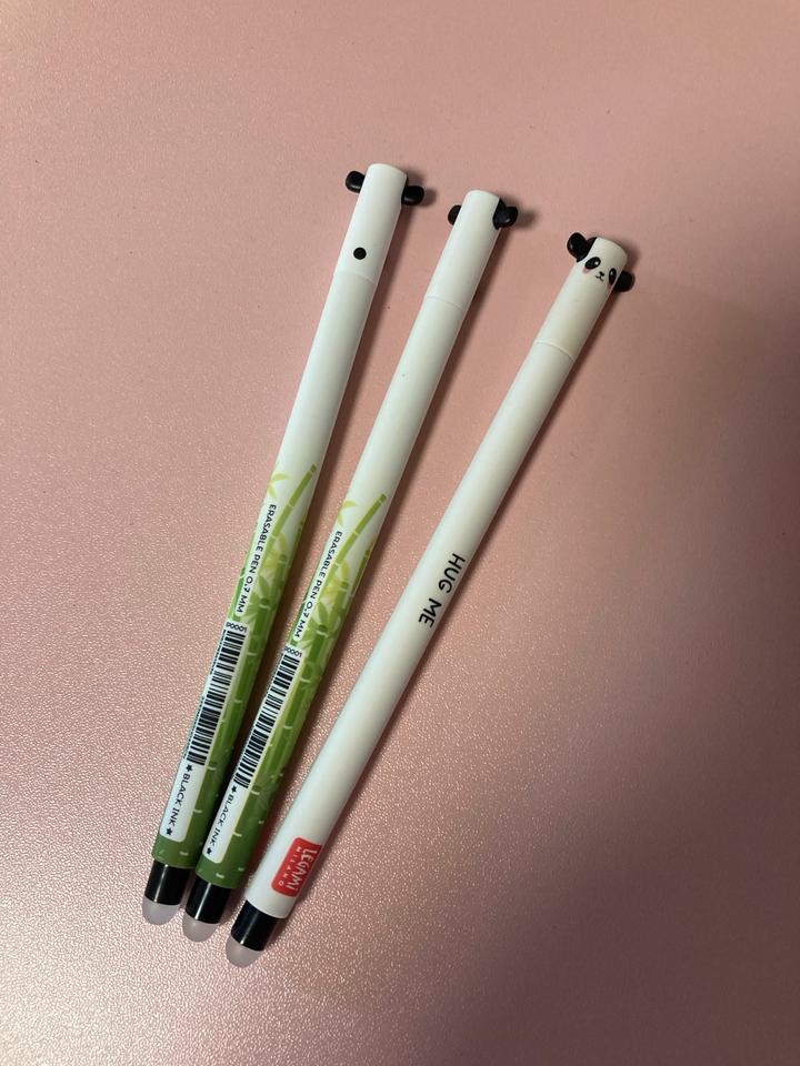 Stylo Legami Hug Me · Bambou avec queue Panda bambou · Point noir au dos